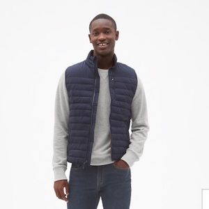 NWOT Gap down Coldcontrol lightweight puffer vest